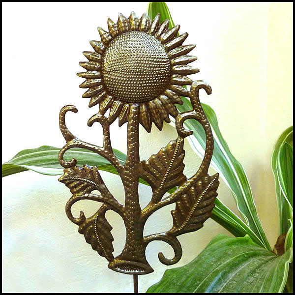 Garden Decor - Metal Sunflower Plant Stick - Metal Garden Stakes -  7" x 12"
